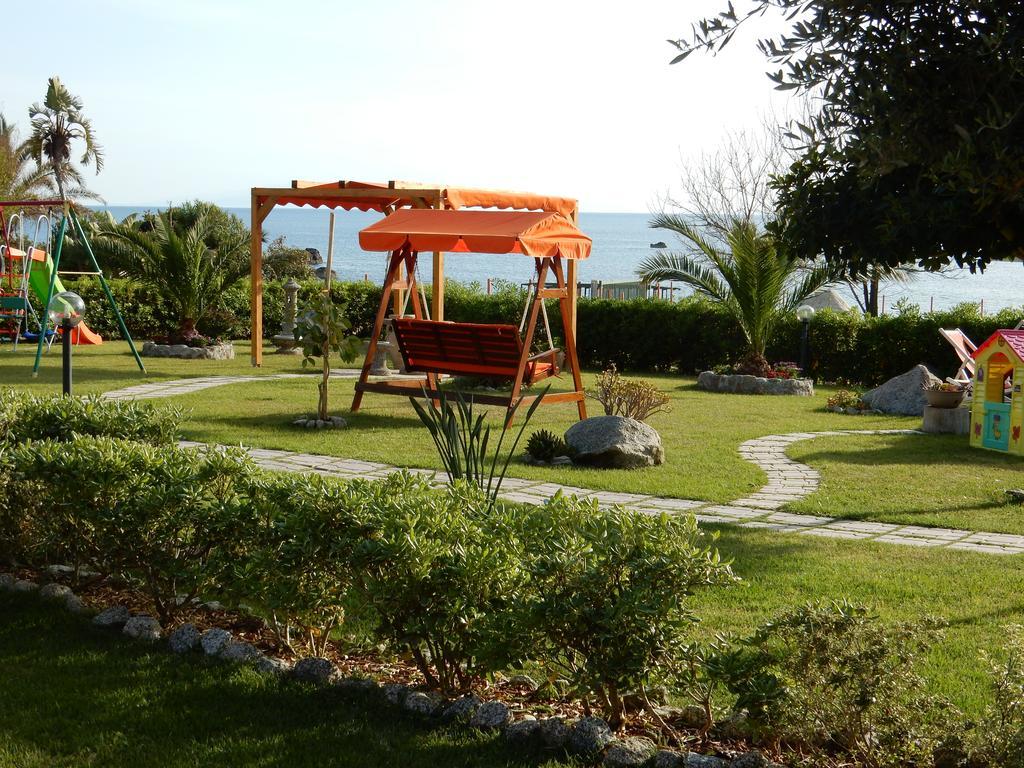 Le Casette Sul Mare Capo Vaticano Luaran gambar