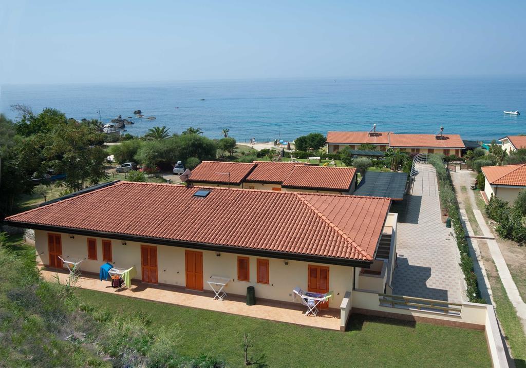 Le Casette Sul Mare Capo Vaticano Bilik gambar